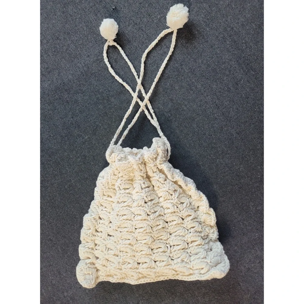 Vintage 60s 70s Boho Crocheted‎ Knit White Shoulder Bag Drawstring Pouch